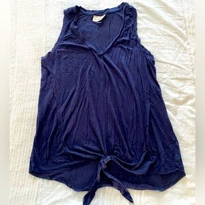 Universal Thread Women’s S Navy blue tie sleeveless Top